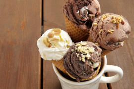Vyrobte si čokoládovou nebo vanilkovou domácí zmrzlinu a ušetřete peníze